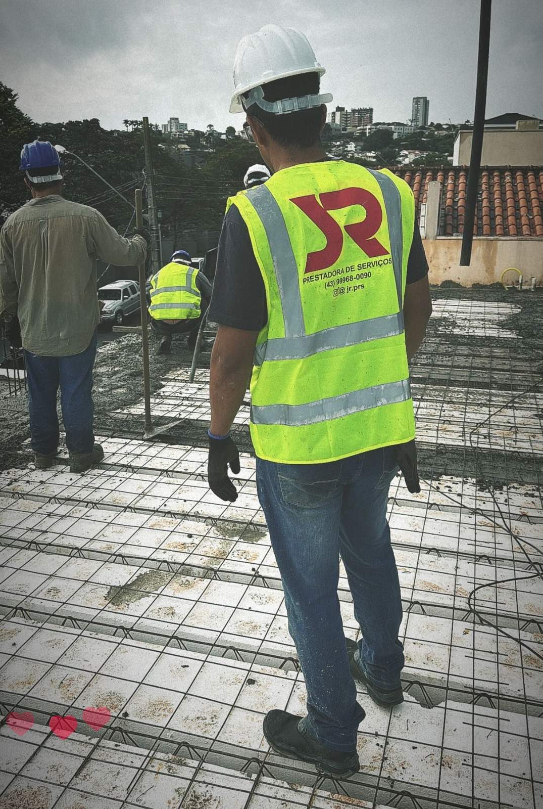 Equipe JR em concretagem de laje